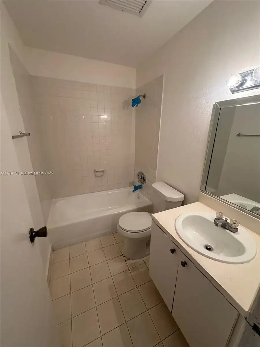 17911 NW 68th Ave # N206, Hialeah FL 33015 photo 2