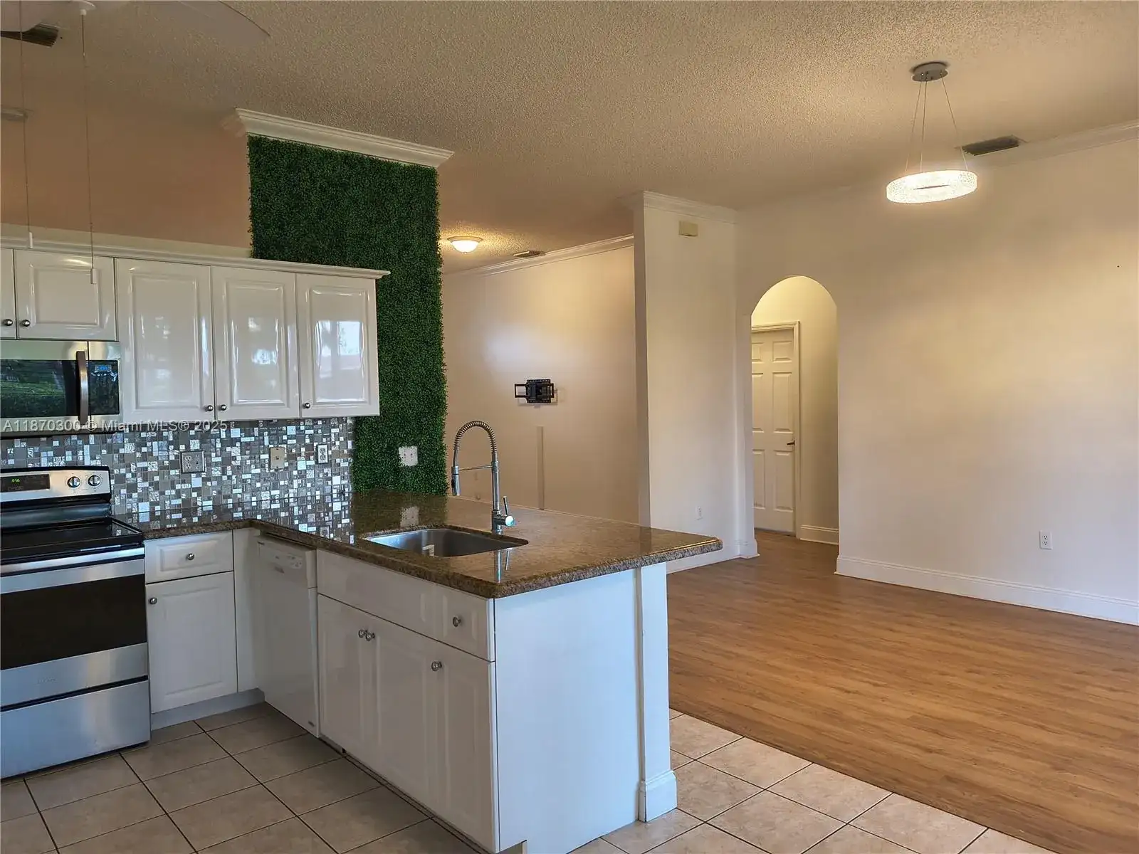 440 SE 25th Dr, Homestead FL 33033 photo 4