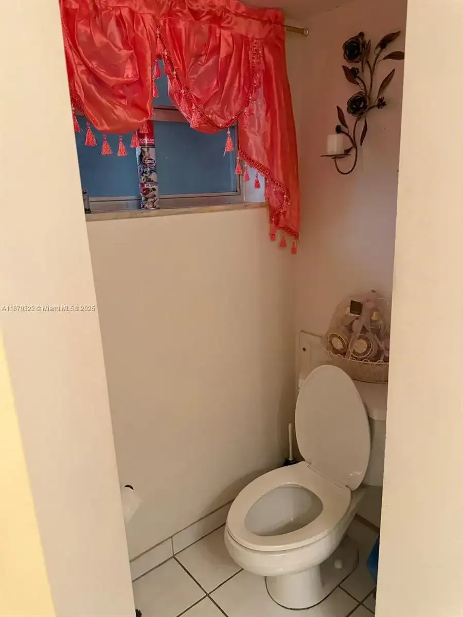 1710 NE 191st St # 3, Miami FL 33179 photo 5