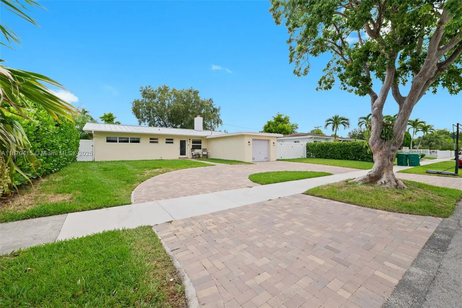 9620 Jamaica Dr, Cutler Bay FL 33189 photo 2