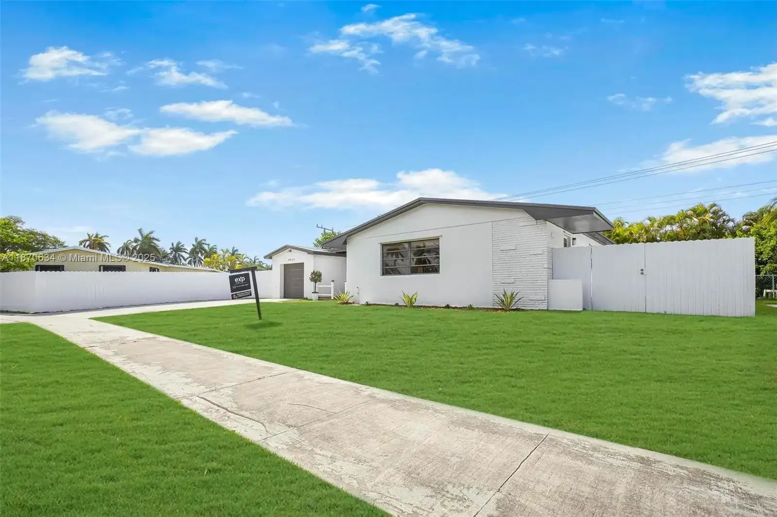 9035 SW 198th Ter, Cutler Bay FL 33157 photo 3