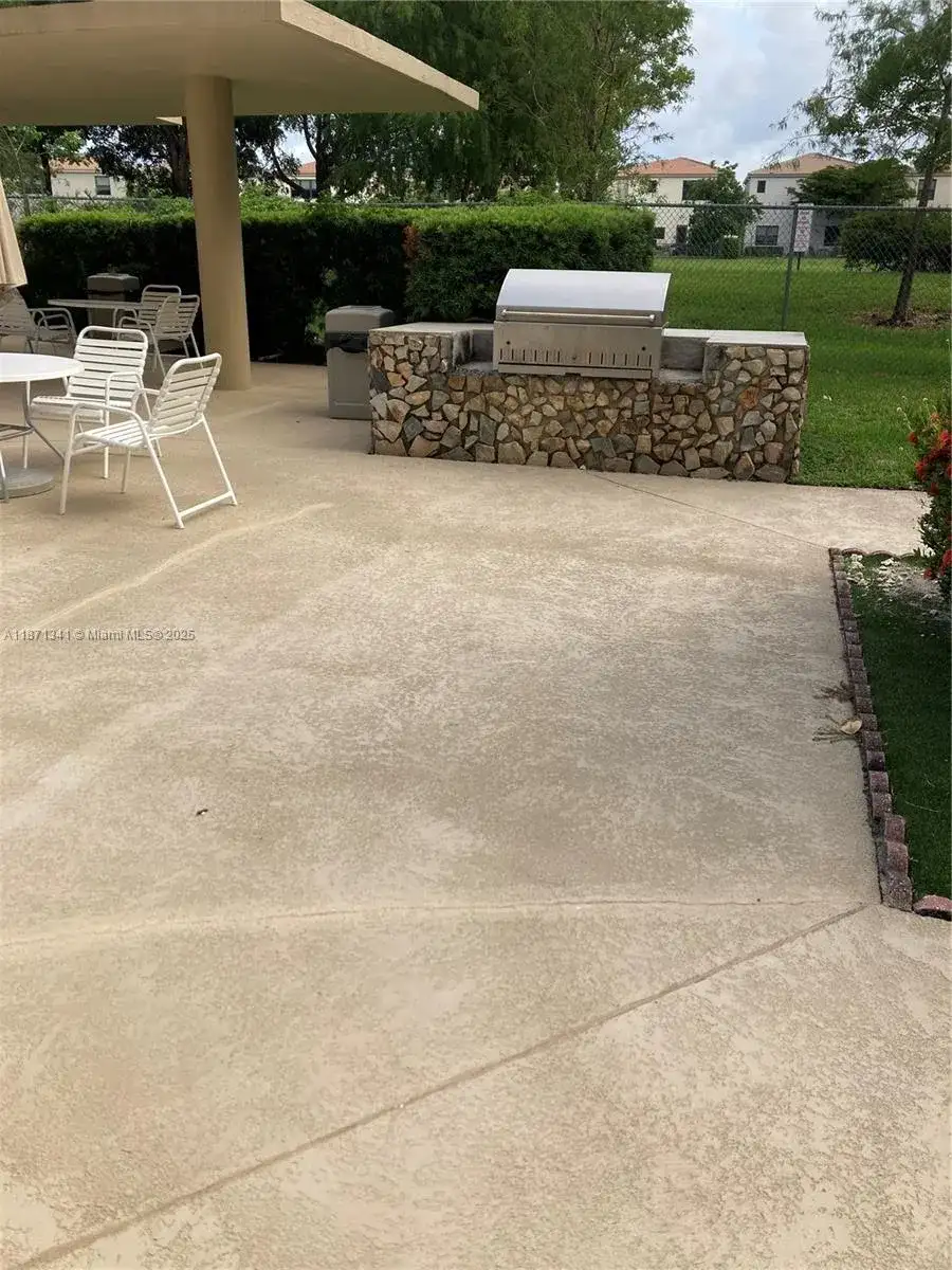 800 NE 195th St # 314, Miami FL 33179 photo 5
