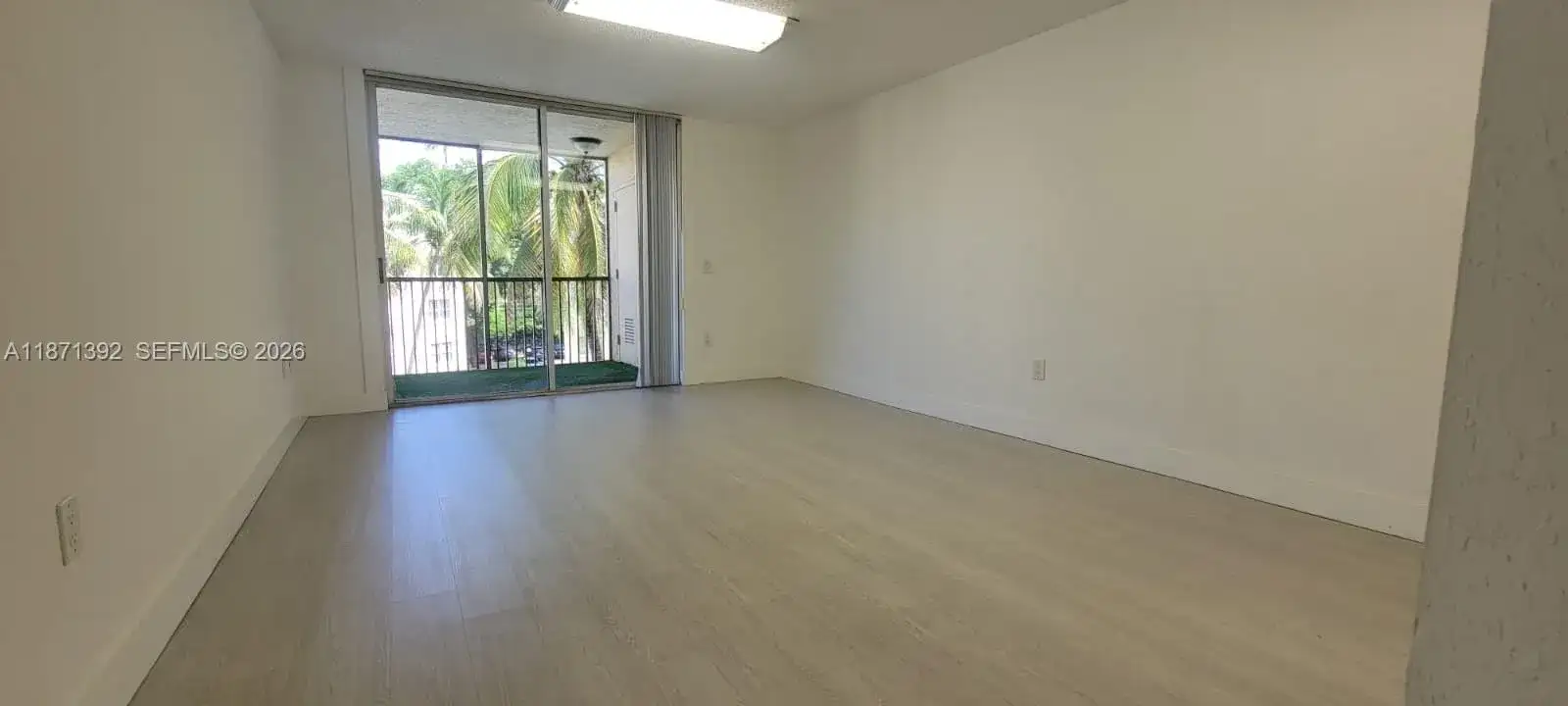 8323 NW LAKE DR. # 404, Doral FL 33166 photo 3