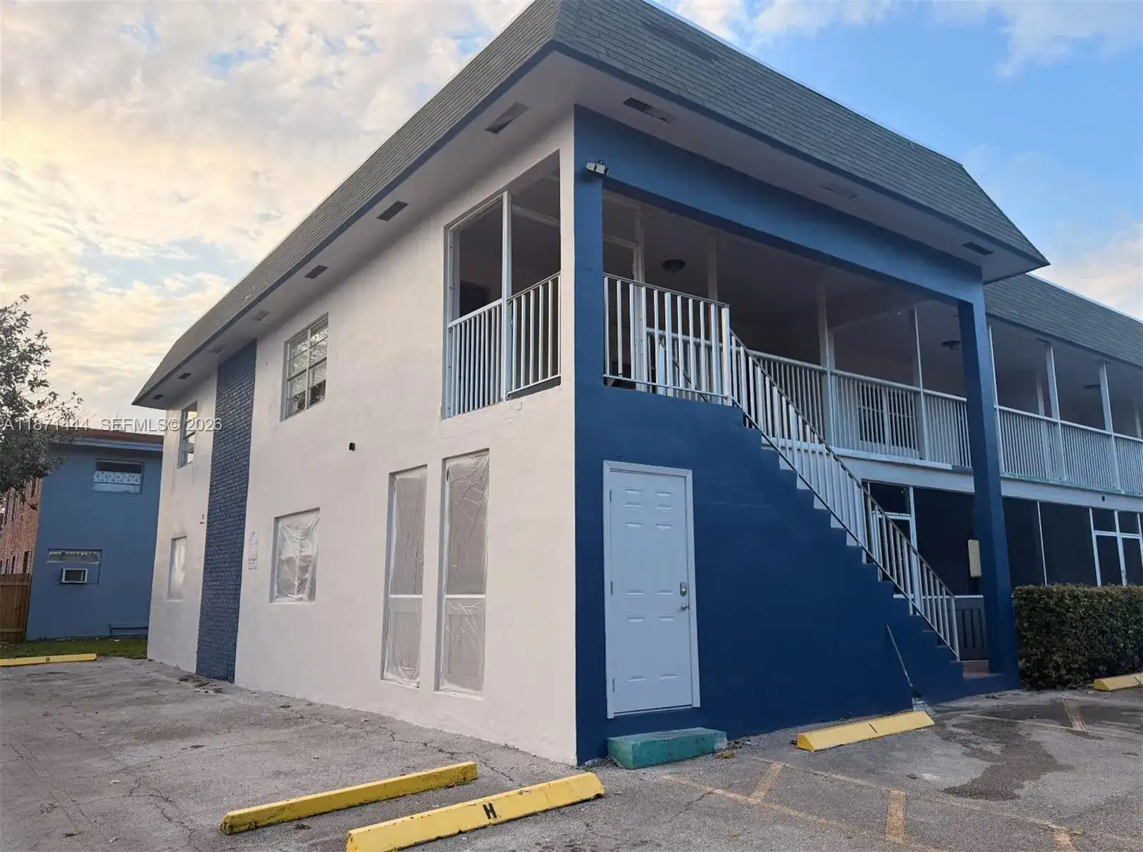 2905 Pierce St # 17, Hollywood FL 33020 photo 2