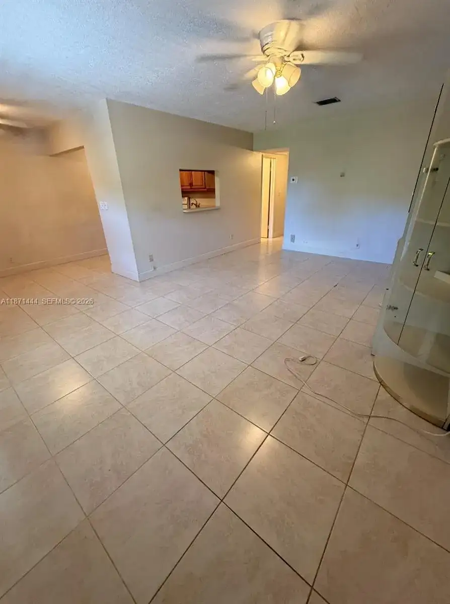 2905 Pierce St # 17, Hollywood FL 33020 photo 3