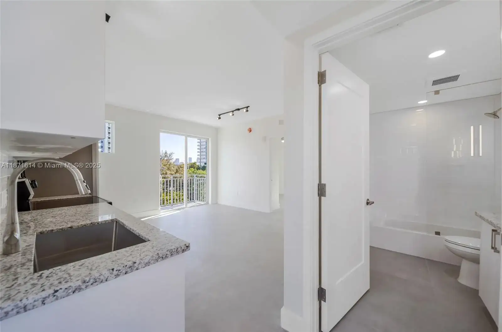 1536 NW 15th Ave # 306, Miami FL 33125 photo 4