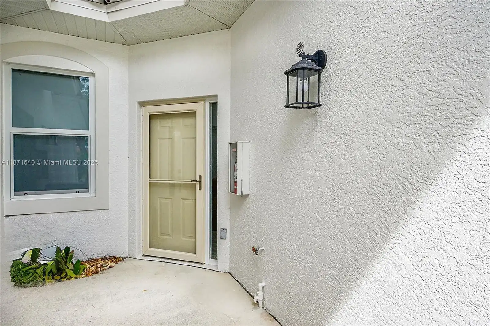 4700 YACHT HARBOR DR # 612, Naples FL 34112 photo 2