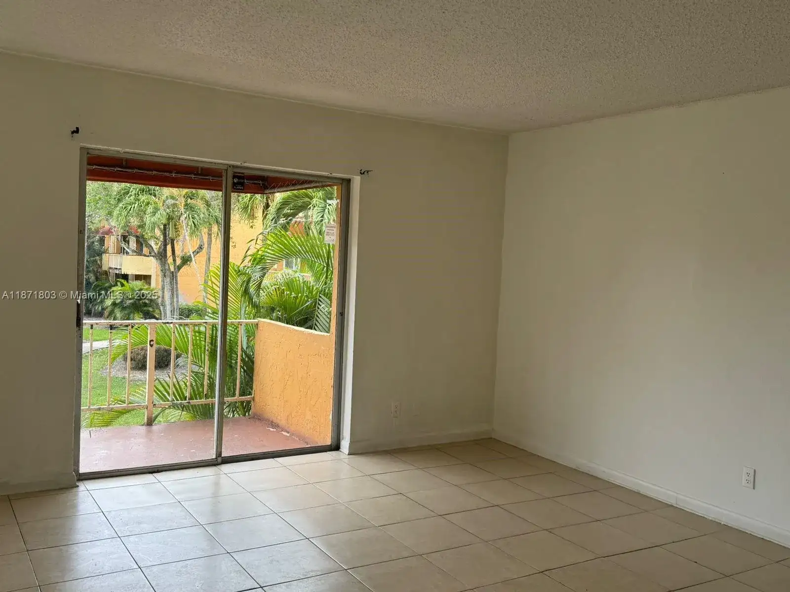 17901 NW 68th Ave # T203, Hialeah FL 33015 photo 2