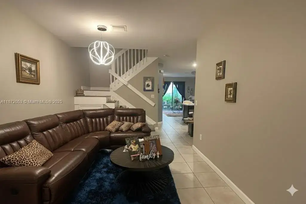 10387 W 33rd Ln, Hialeah FL 33018 photo 4