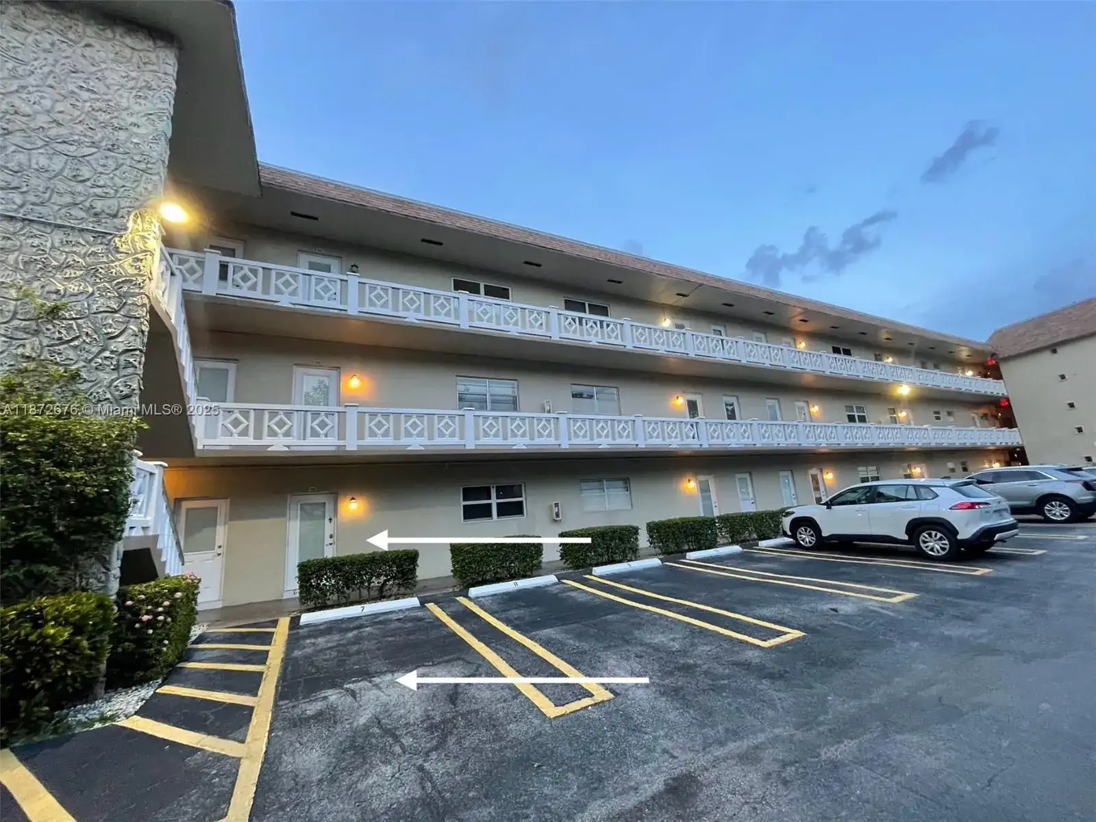 5103 NW 35th St # 402, Lauderdale Lakes FL 33319 photo 2