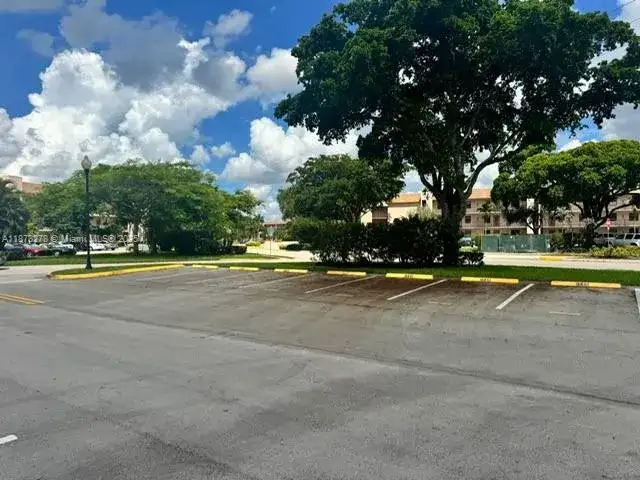 10332 Sunrise Lakes Blvd # 106, Sunrise FL 33322 photo 3