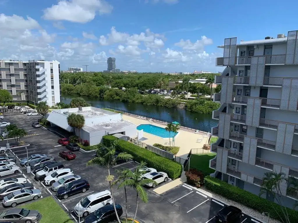 3475 N Country Club Dr # 116, Aventura FL 33180 photo 2