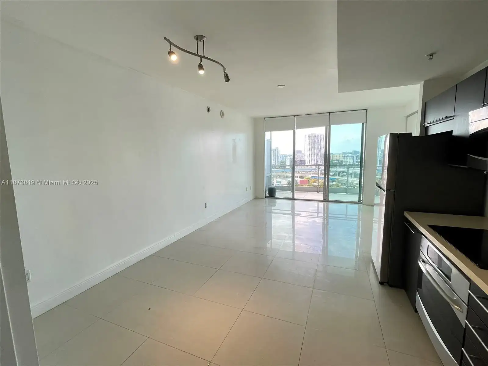 90 SW 3rd St # 1809, Miami FL 33130 photo 3