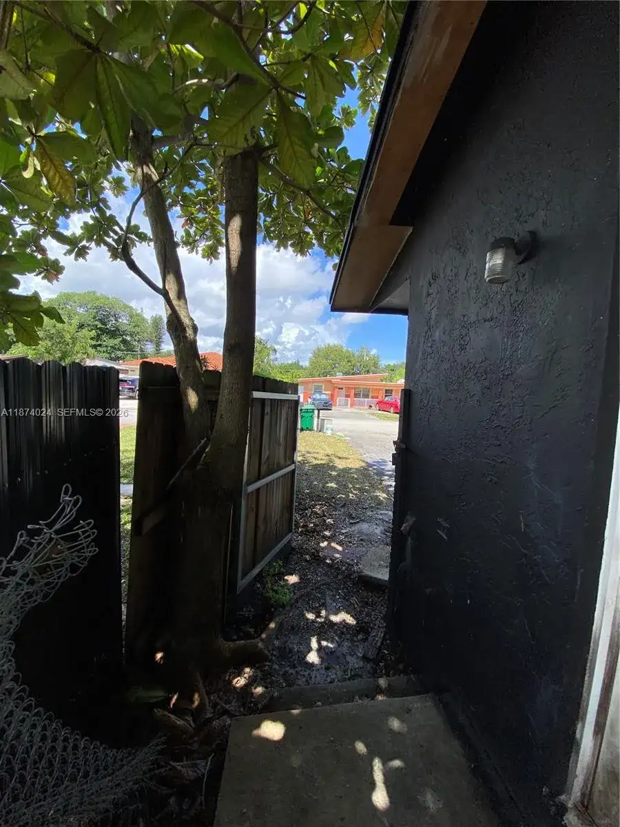 6132 SW 39th St, Miramar FL 33023 photo 5