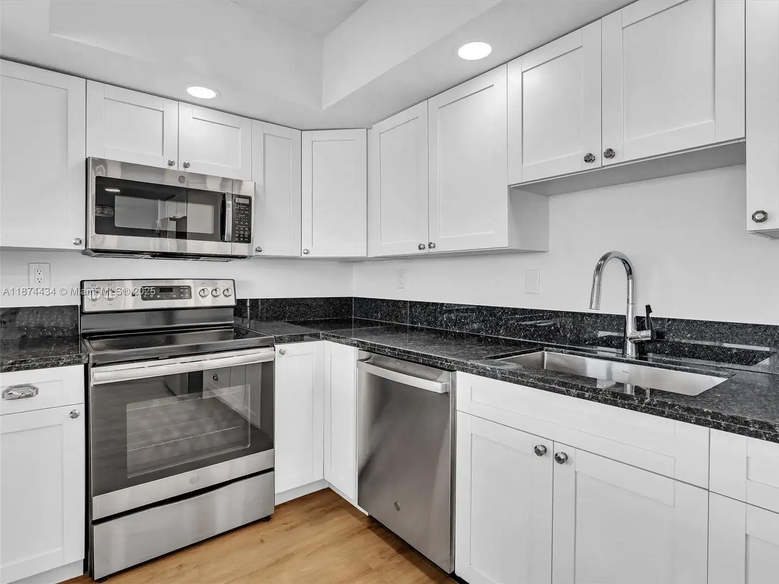 11111 Biscayne Blvd # 14G, Miami FL 33181 photo 4
