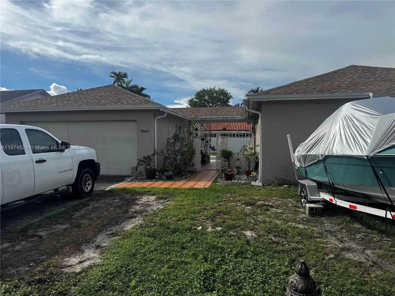 5860 NW 193rd St, Hialeah FL 33015 photo 3