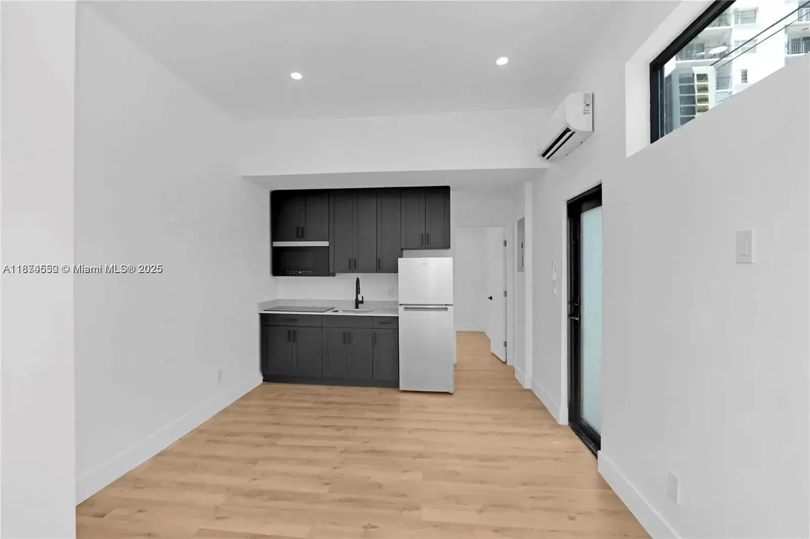 7801 Byron Ave # B, Miami Beach FL 33141 photo 4