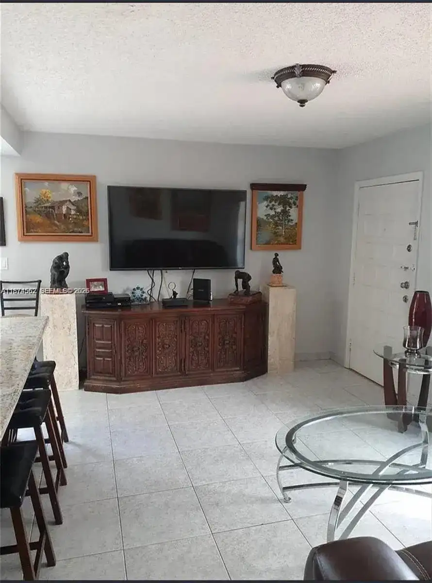 9360 SW 37th St, Miami FL 33165 photo 2