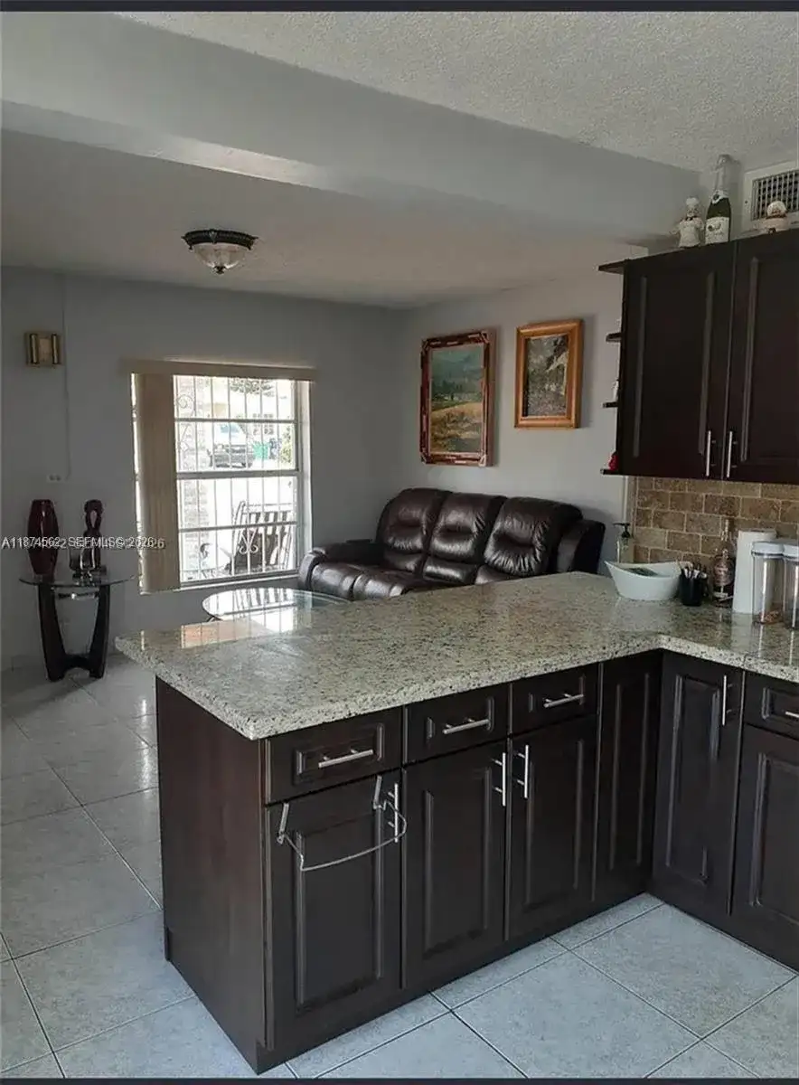 9360 SW 37th St, Miami FL 33165 photo 3