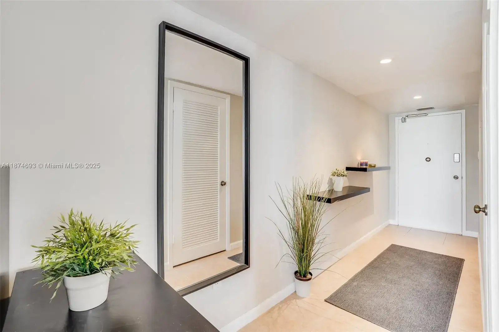 18041 Biscayne Blvd # 1404, Aventura FL 33160 photo 3