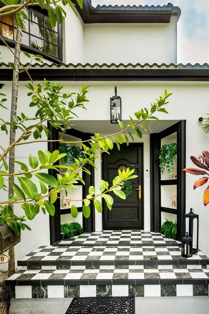 5149 Alton Rd, Miami Beach FL 33140 photo 4