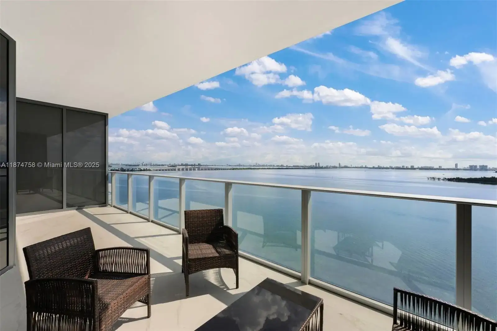 700 NE 24th St # 1005, Miami FL 33137 photo 2