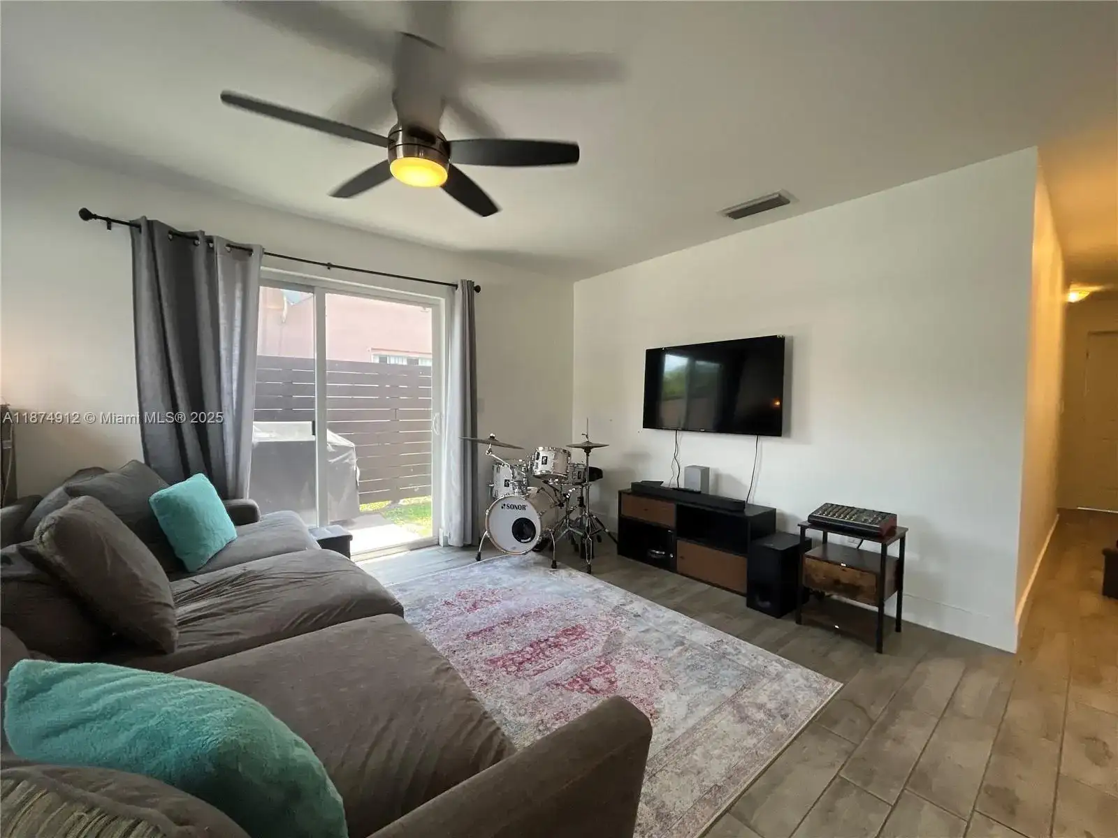 130 NW 57th St # 1, Oakland Park FL 33309 photo 4
