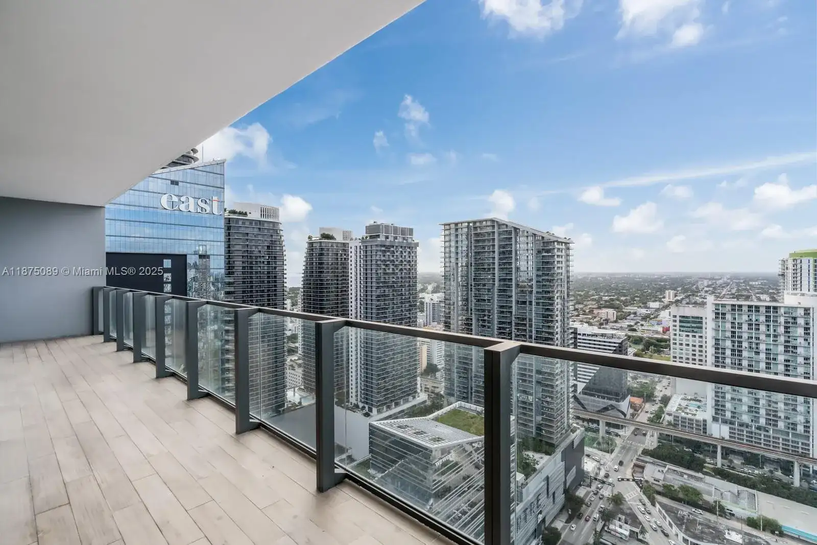 68 SE 6th St # 3706, Miami FL 33131 photo 2