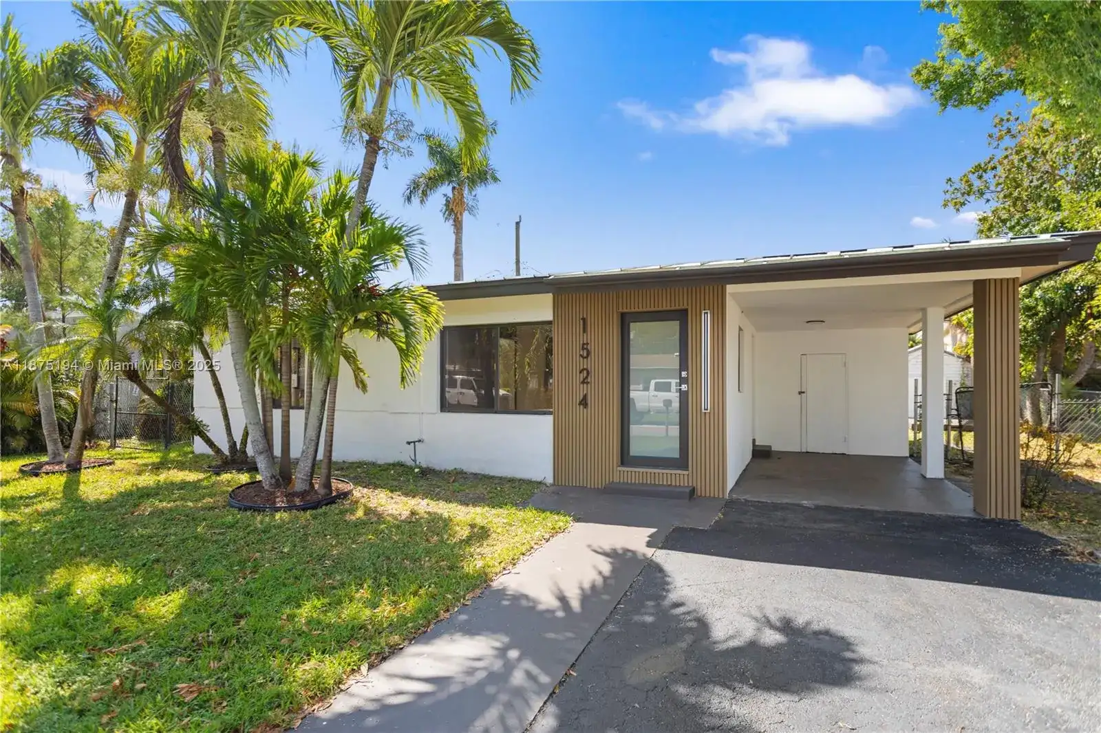 1524 SW 32 CT, Fort Lauderdale FL 33315 photo 2