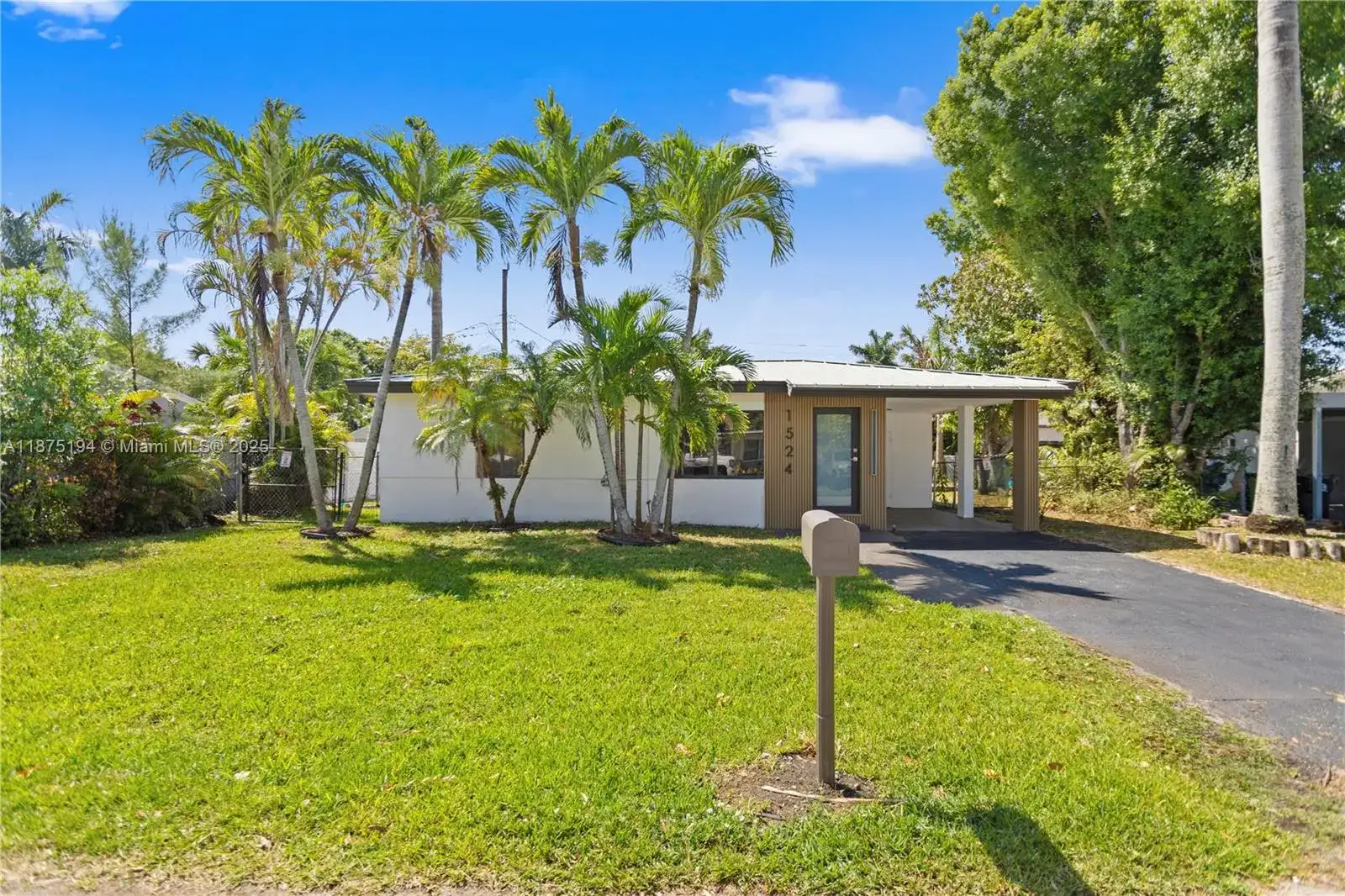 1524 SW 32 CT, Fort Lauderdale FL 33315 photo 4