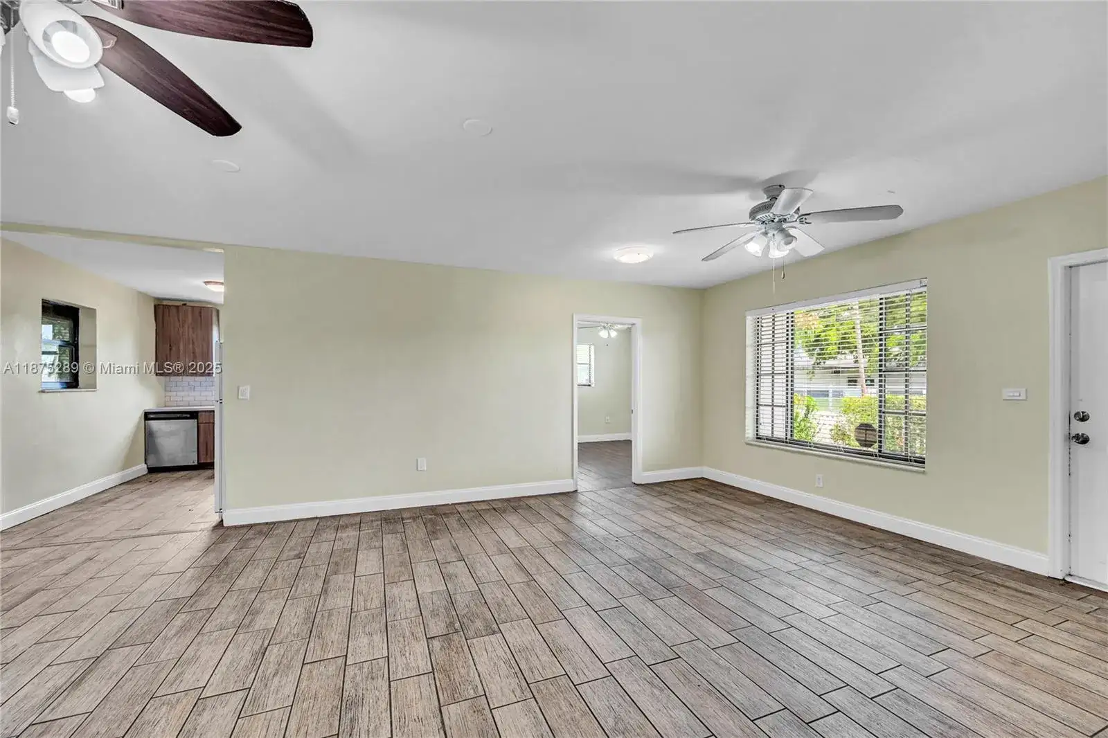 17130 NE 7th Ave, North Miami Beach FL 33162 photo 4