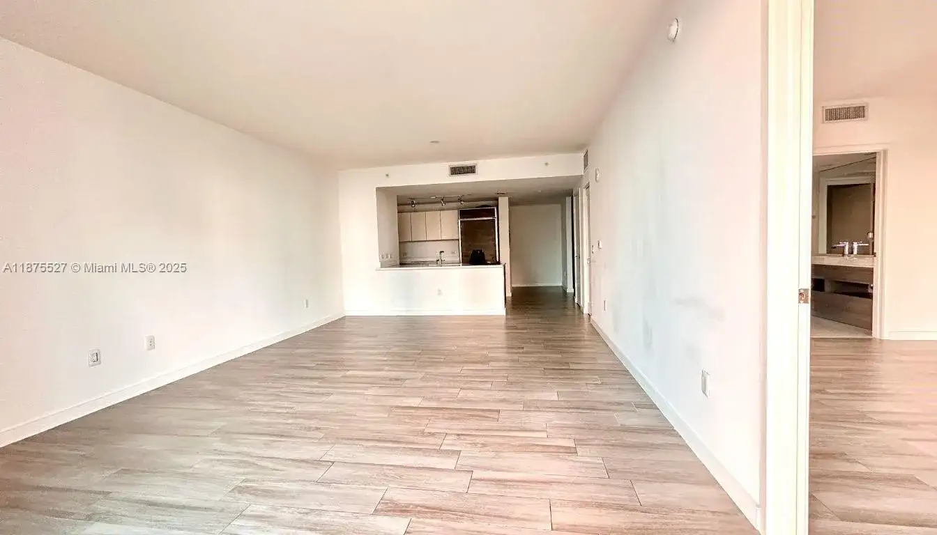 1100 S Miami Ave # 2403, Miami FL 33130 photo 2