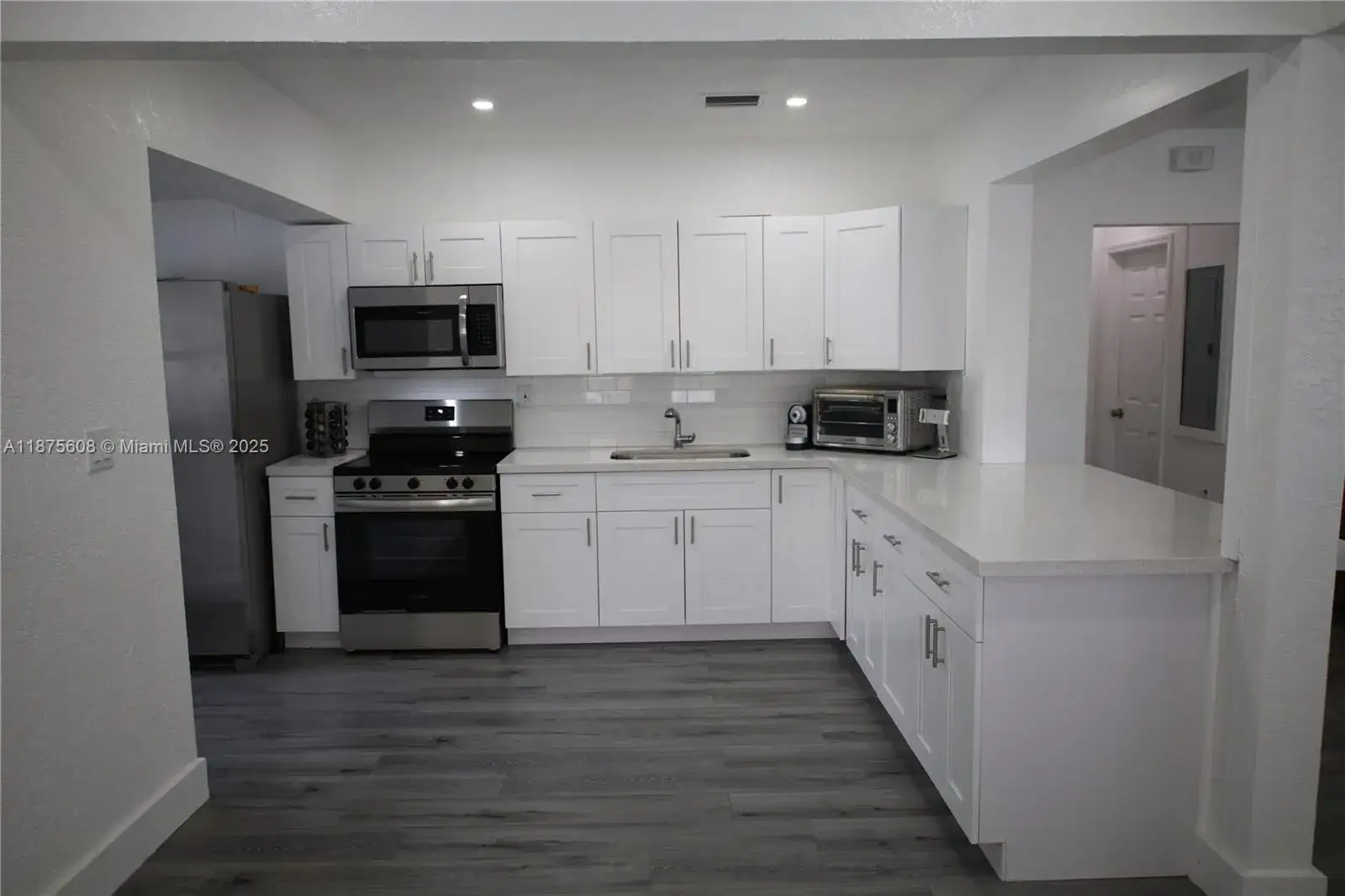 181 NE 121st St, North Miami FL 33161 photo 4