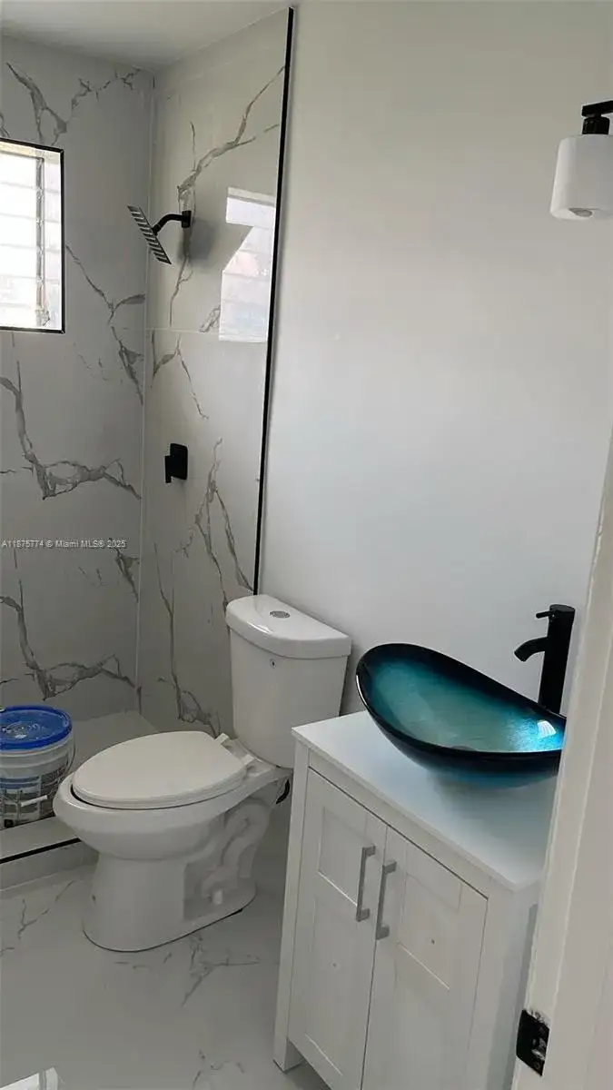 301 NW 194th Ter, Miami Gardens FL 33169 photo 2
