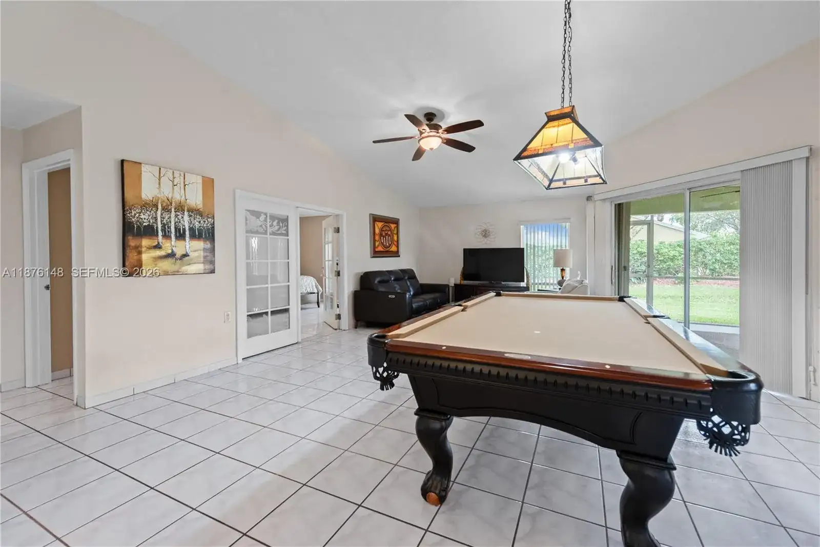 2585 SE 7th Pl, Homestead FL 33033 photo 2