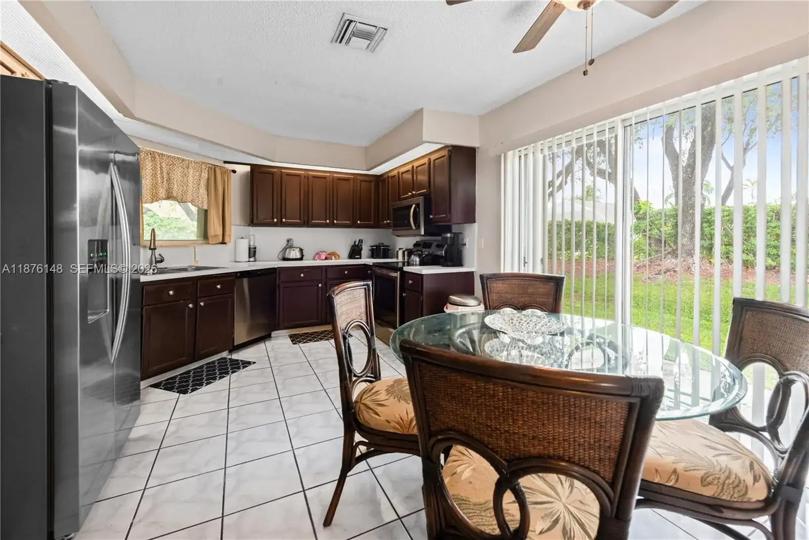 2585 SE 7th Pl, Homestead FL 33033 photo 4