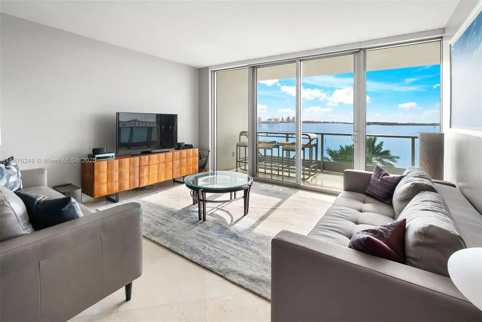1331 Brickell Bay Dr # 1105, Miami FL 33131 photo 2