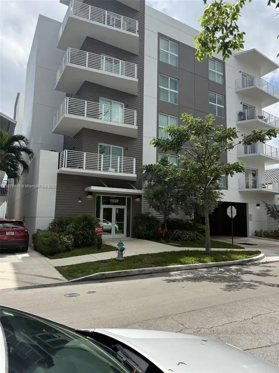 1938 Jackson St # 502, Hollywood FL 33020 photo 2
