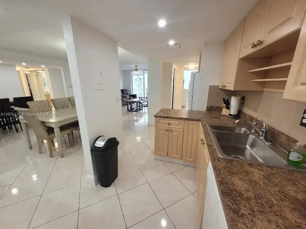 18081 Biscayne Blvd # 1102, Aventura FL 33160 photo 2