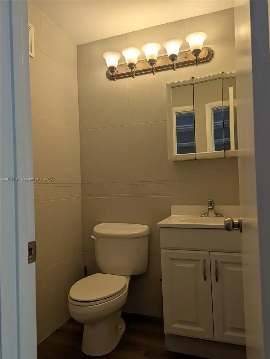 Stirling Rd, Davie FL 33314 photo 4