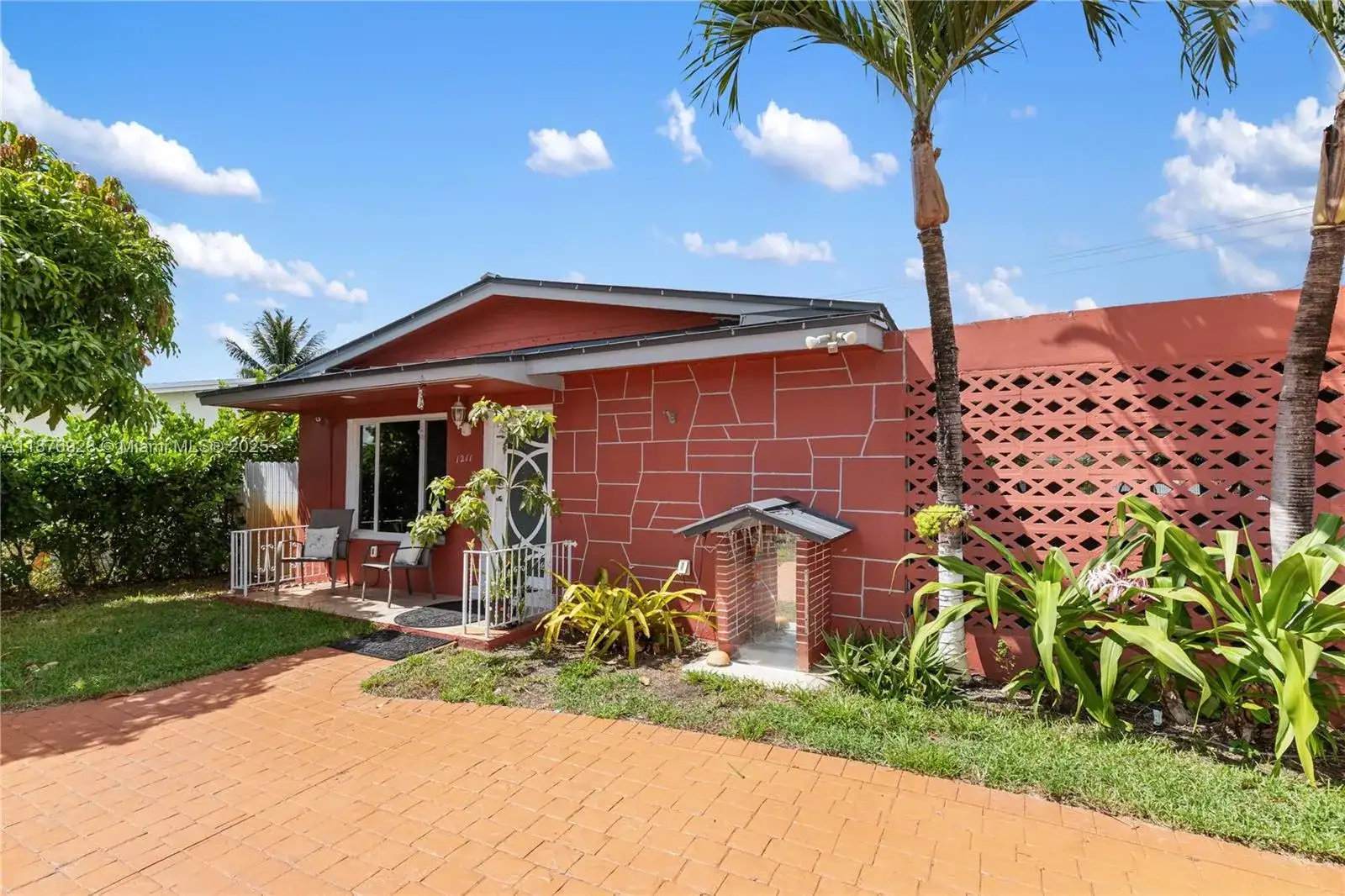 1211 NW 179th St, Miami Gardens FL 33169 photo 2