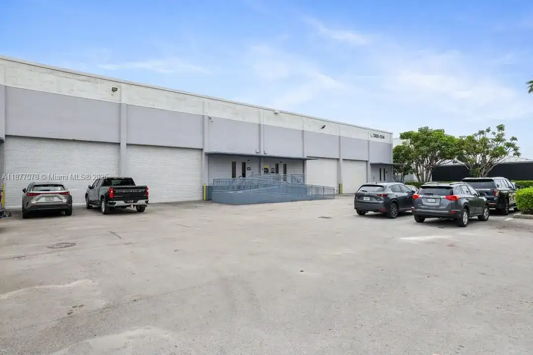 1300 NW 78th Ave # 1308, Doral FL 33126 photo 2