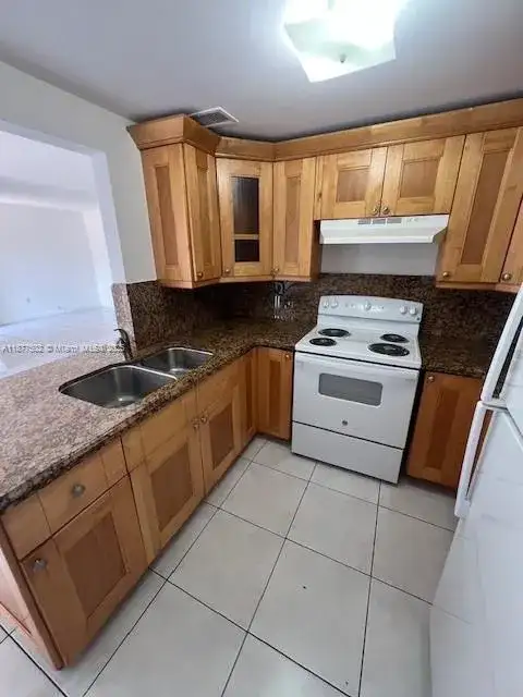 10303 NW 9th St Cir # 16, Miami FL 33172 photo 2