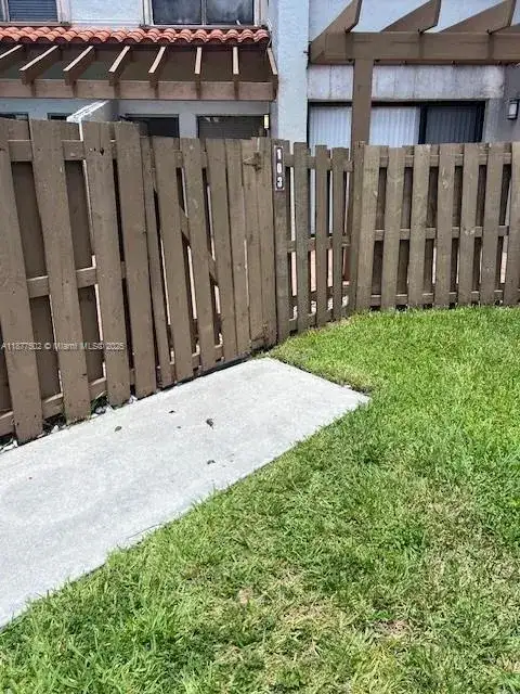 10303 NW 9th St Cir # 16, Miami FL 33172 photo 3