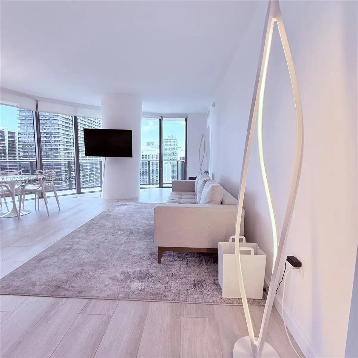 55 SW 9th St # 4003, Miami FL 33130 photo 3
