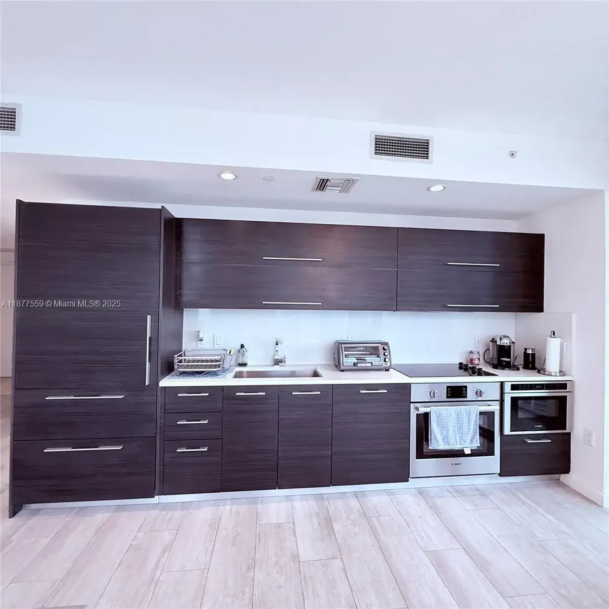 55 SW 9th St # 4003, Miami FL 33130 photo 4