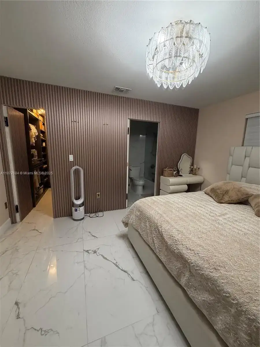 7684 NW 179th St, Hialeah FL 33015 photo 5