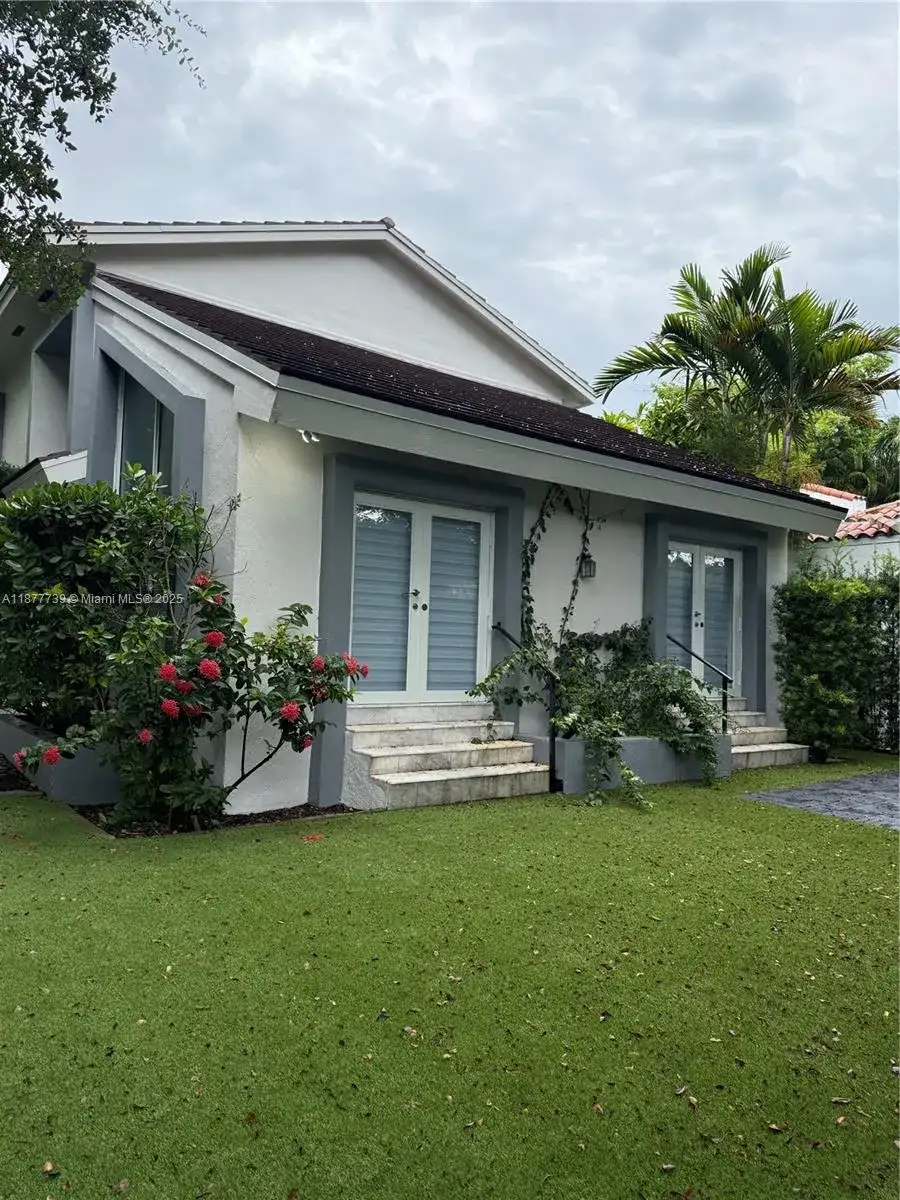 3231 Salzedo St, Coral Gables FL 33134 photo 2