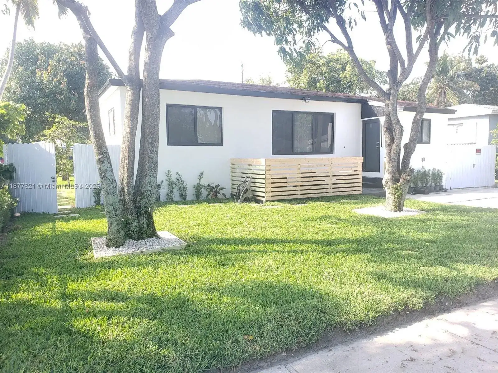 150 NE 169th Ter, North Miami Beach FL 33162 photo 3