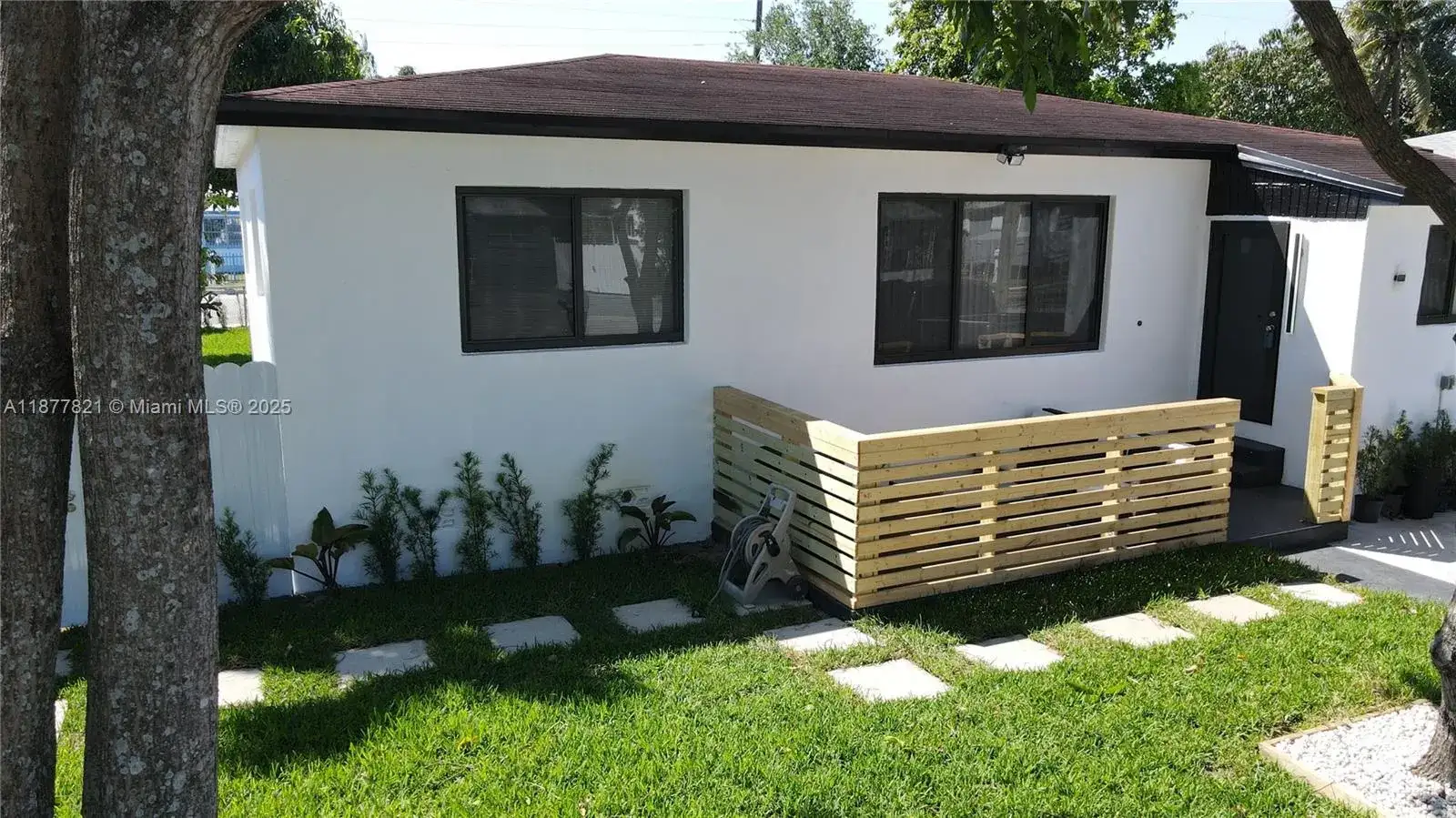 150 NE 169th Ter, North Miami Beach FL 33162 photo 4